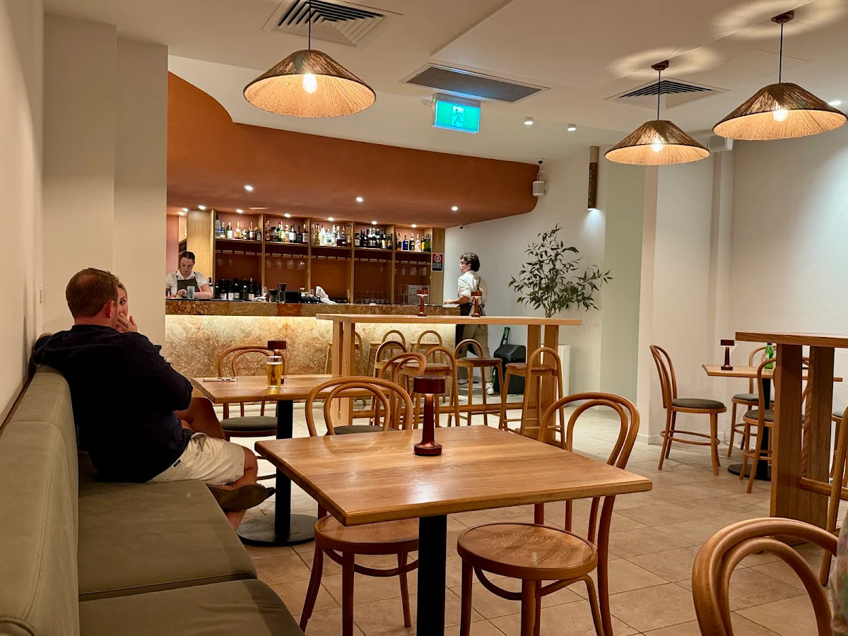 Vibe, Gigi's Restaurant