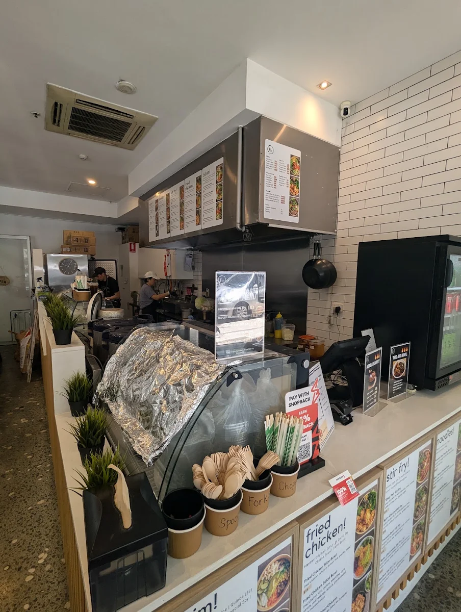 Vibe, Haak Eatery
