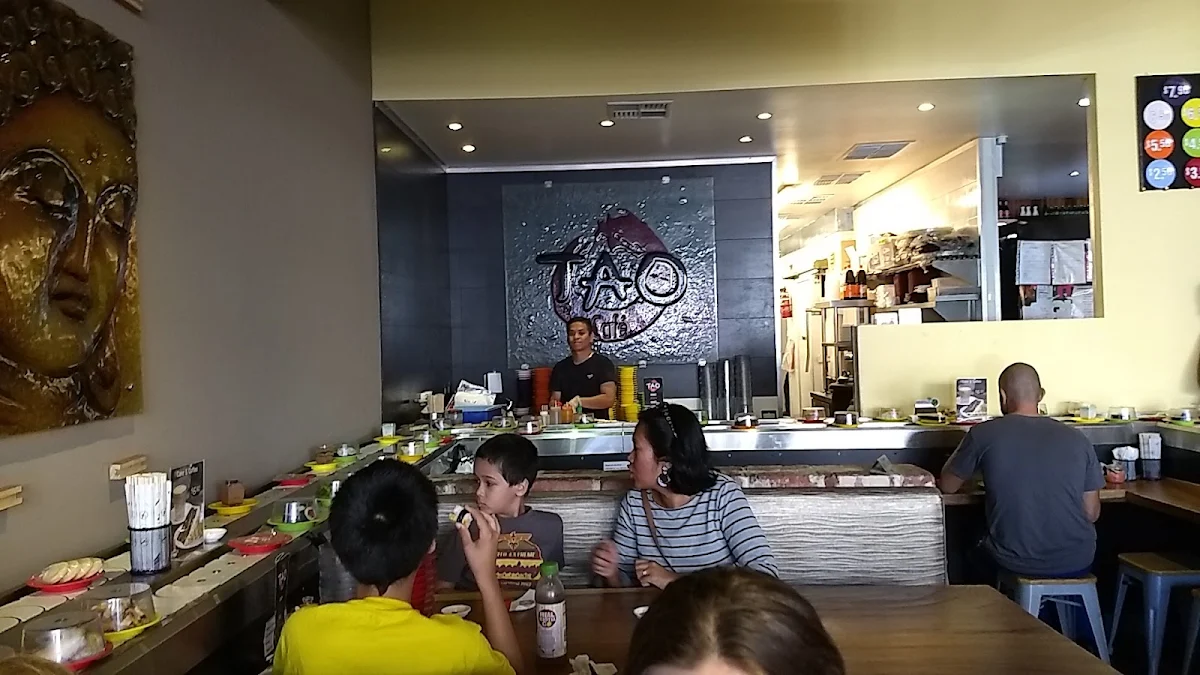 Vibe, Tao Café