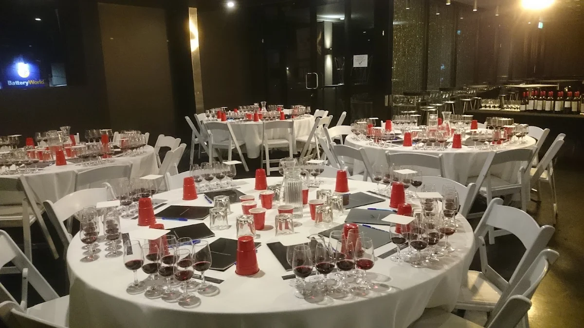 Vibe, Australian National Hotel