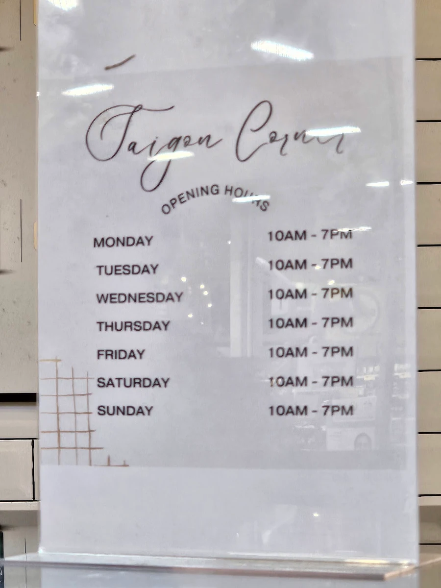 Menu, Saigon Corner