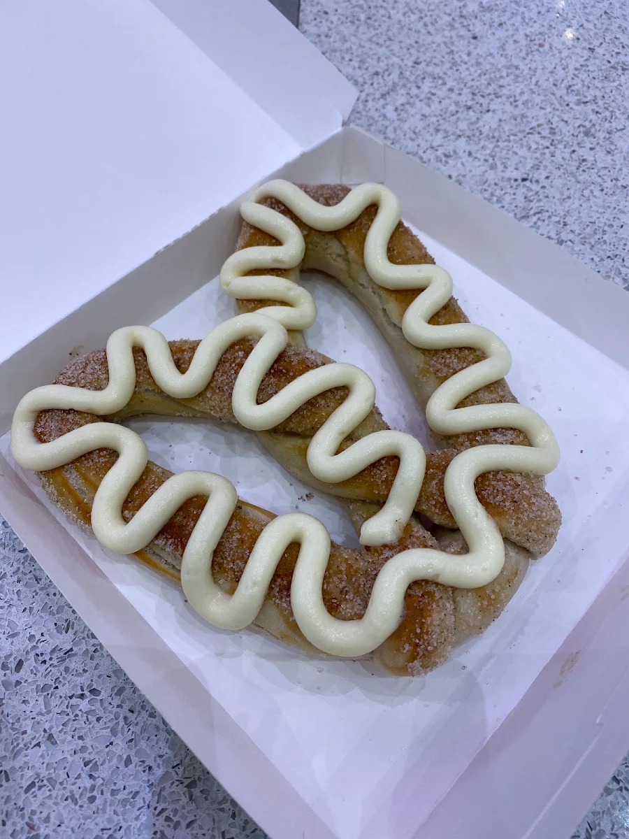 Food & drink, Pretzel Ally