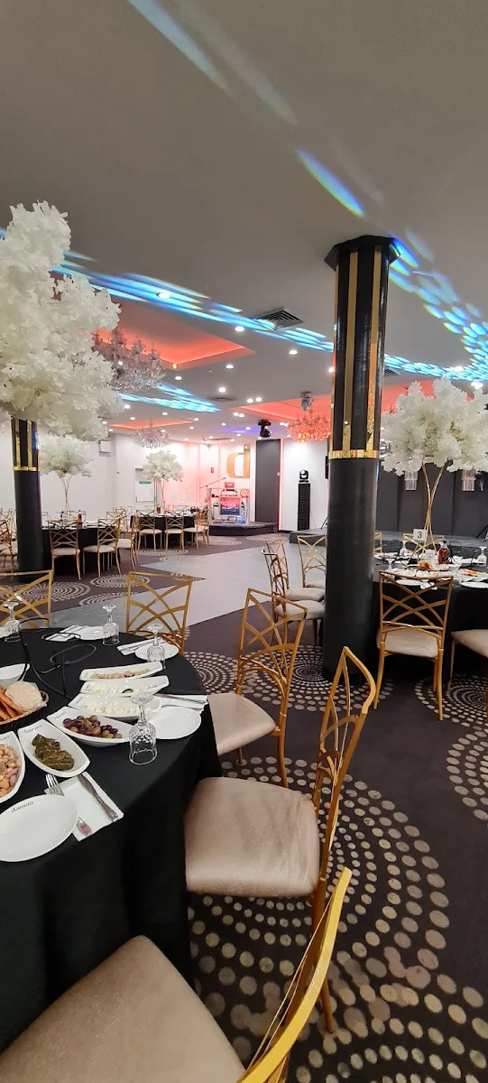 Vibe, Damas Restaurant Smithfield