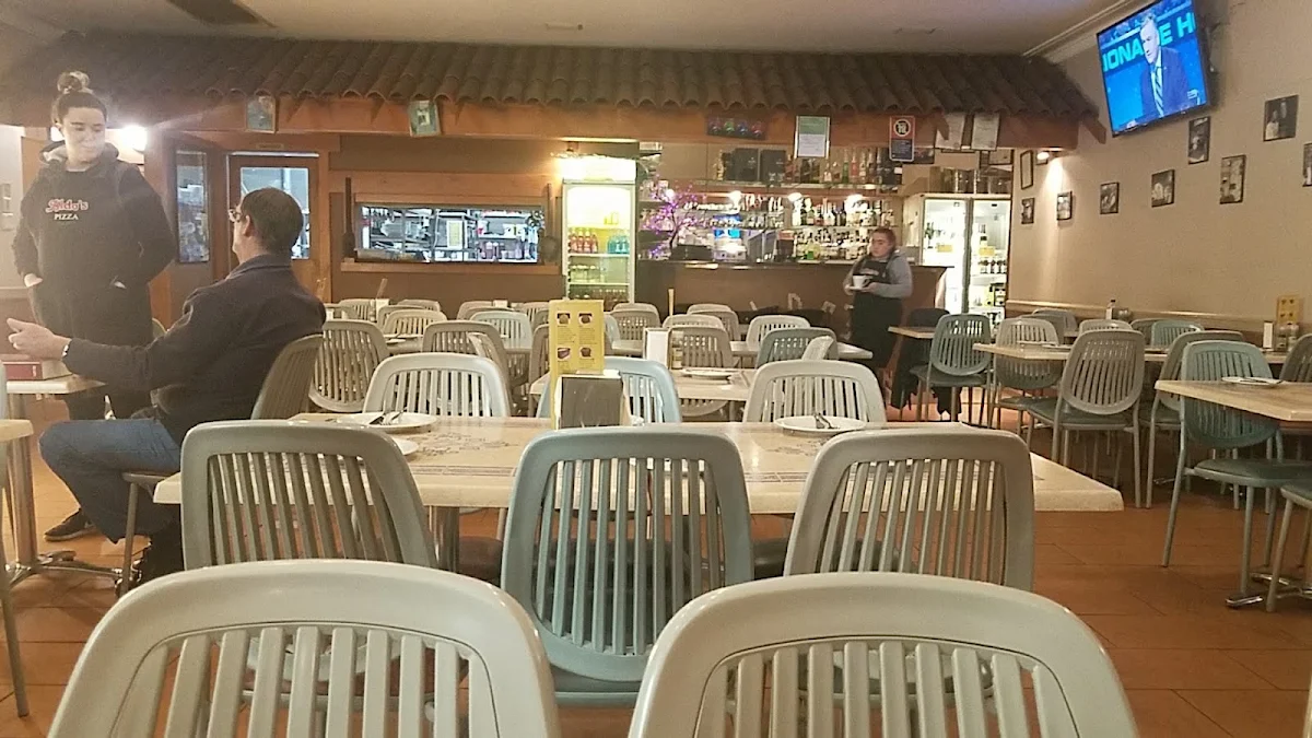 Vibe, Aldo's Pizza Restaurant