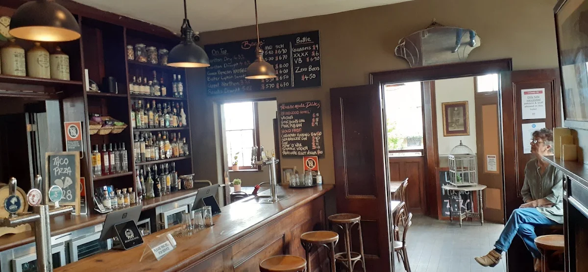 Vibe, Braidwood Hotel