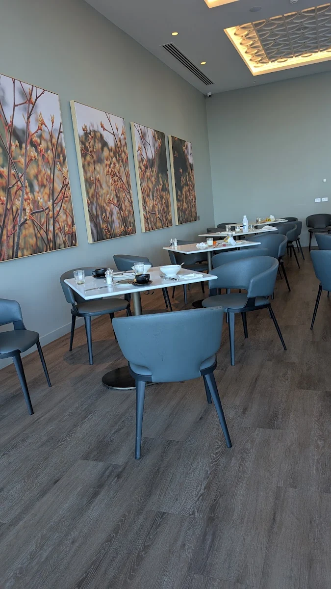 Vibe, Fifth Restaurant