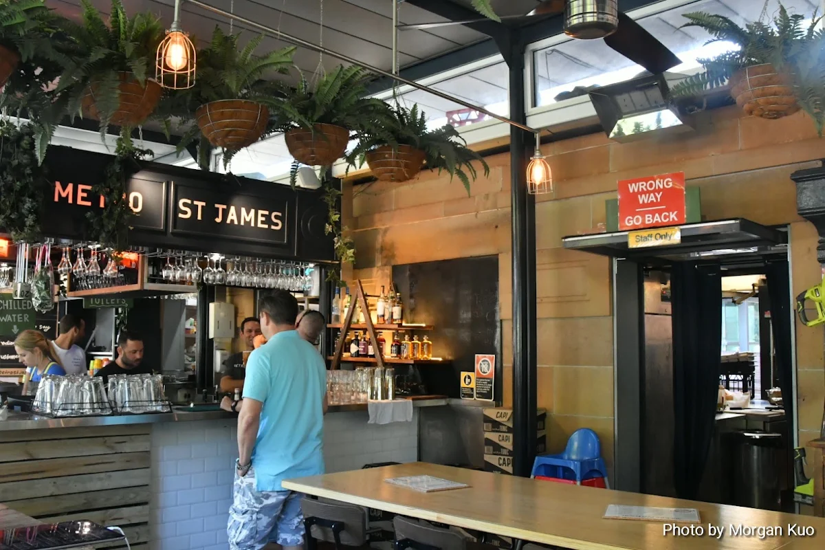 Vibe, Metro St James