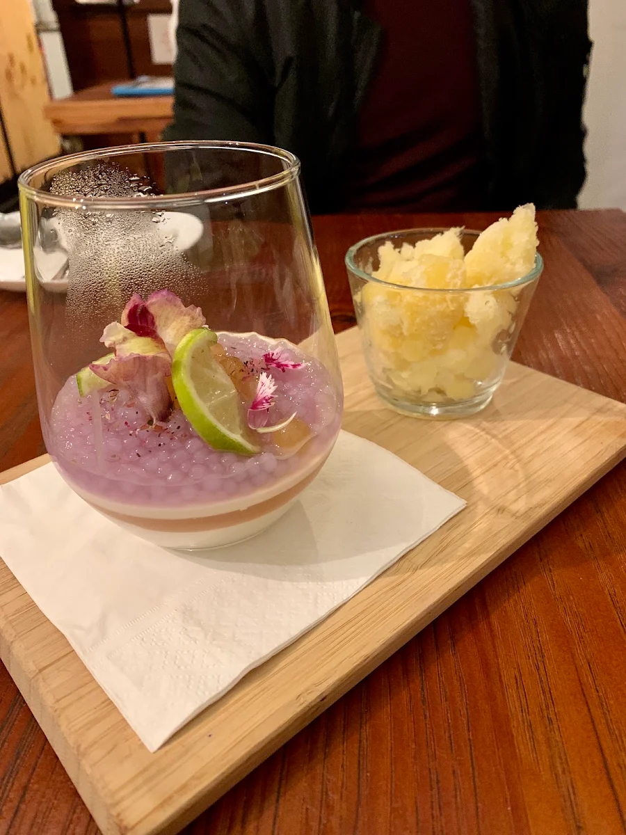Food & drink, Astonish Café & Dessert