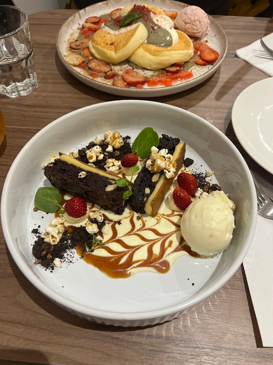 Food & drink, Astonish Café & Dessert