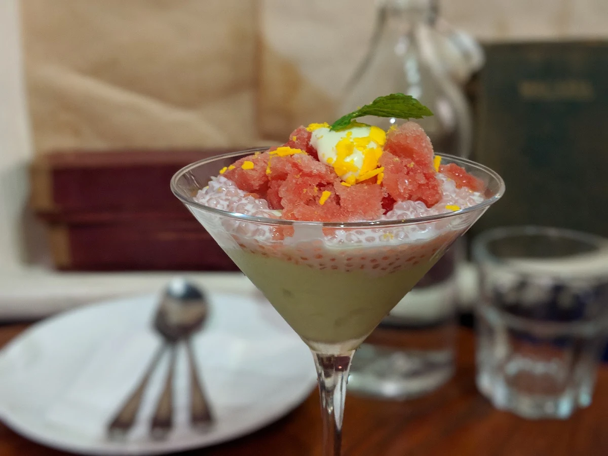 Food & drink, Astonish Café & Dessert