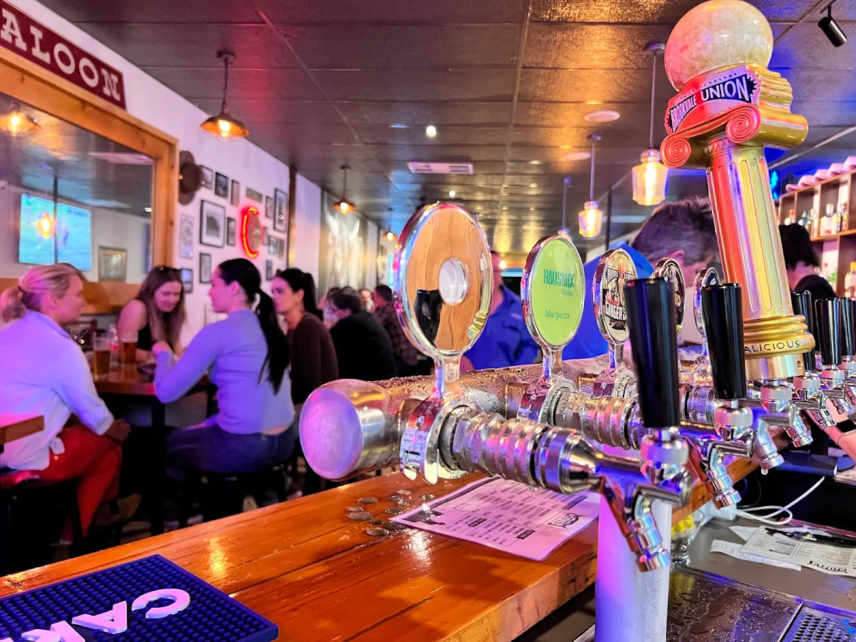 Food & drink, Chute 1 Longreach