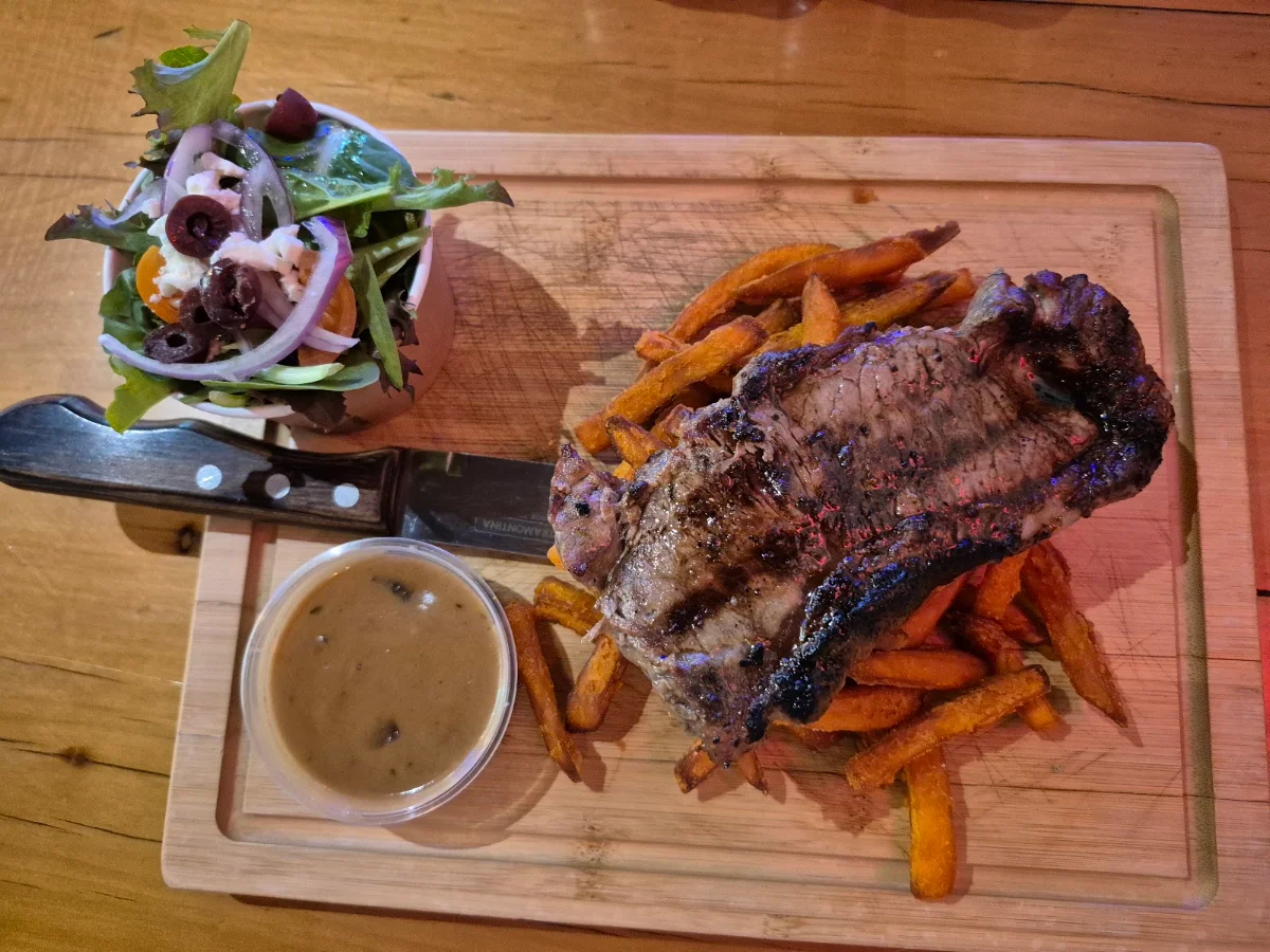 Food & drink, Chute 1 Longreach