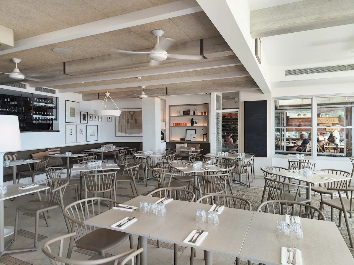 Vibe, Bistro C