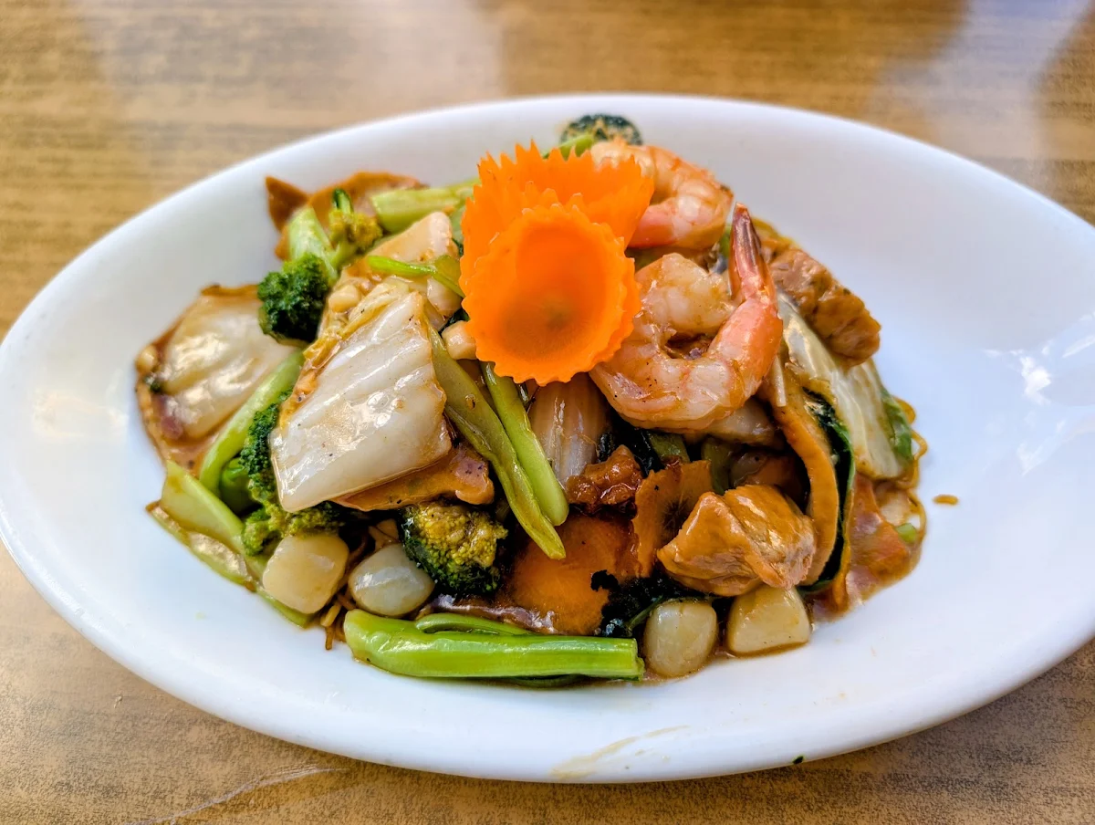 Food & drink, Golden Lotus