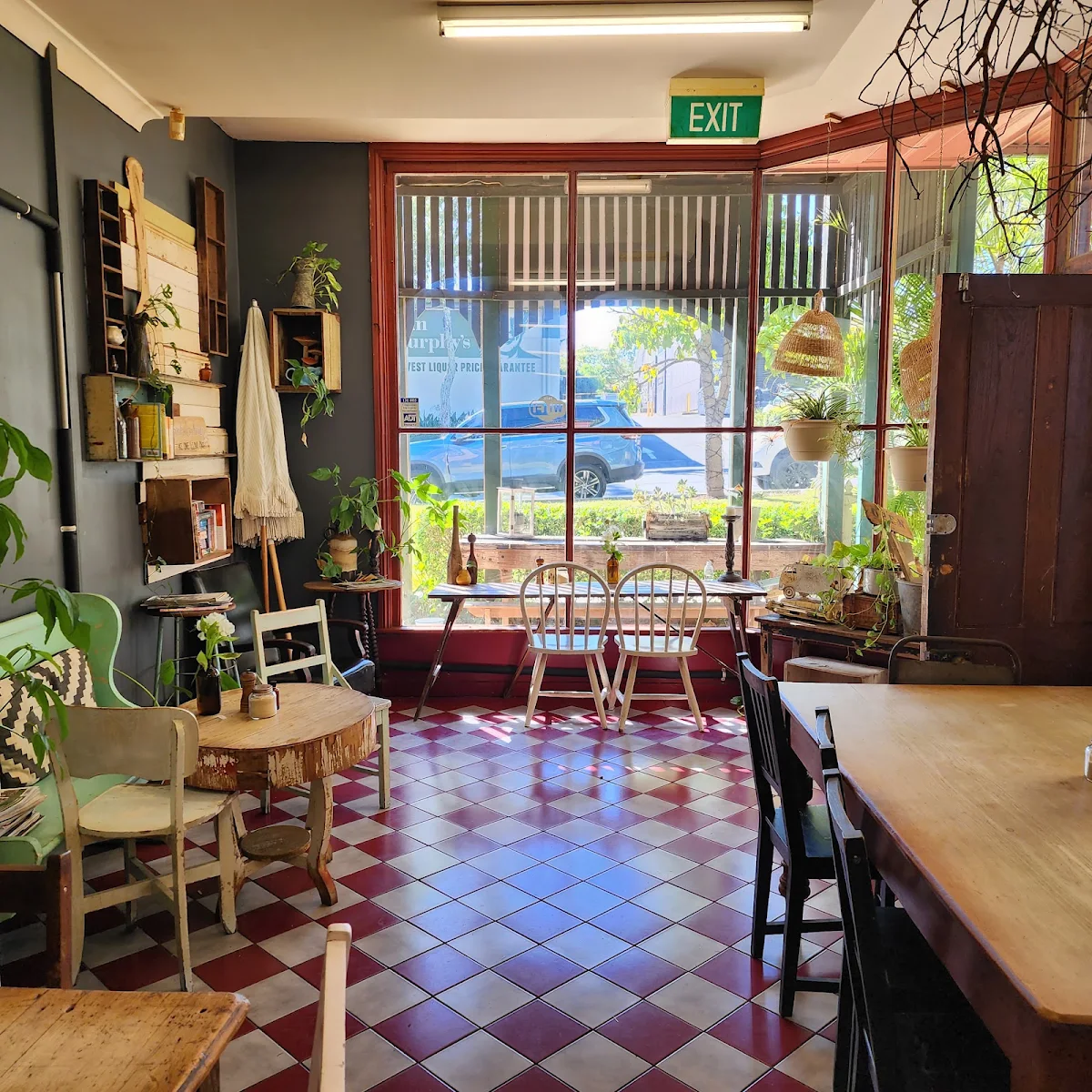 Vibe, Cafe On Cusack