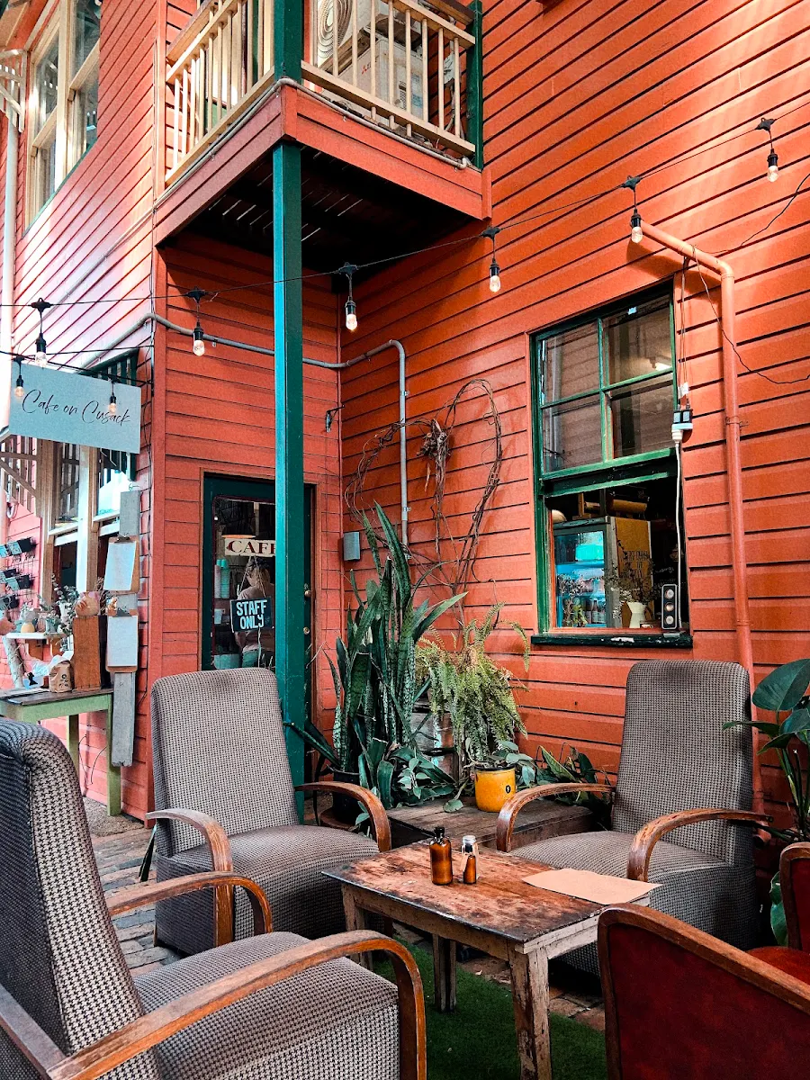 Vibe, Cafe On Cusack