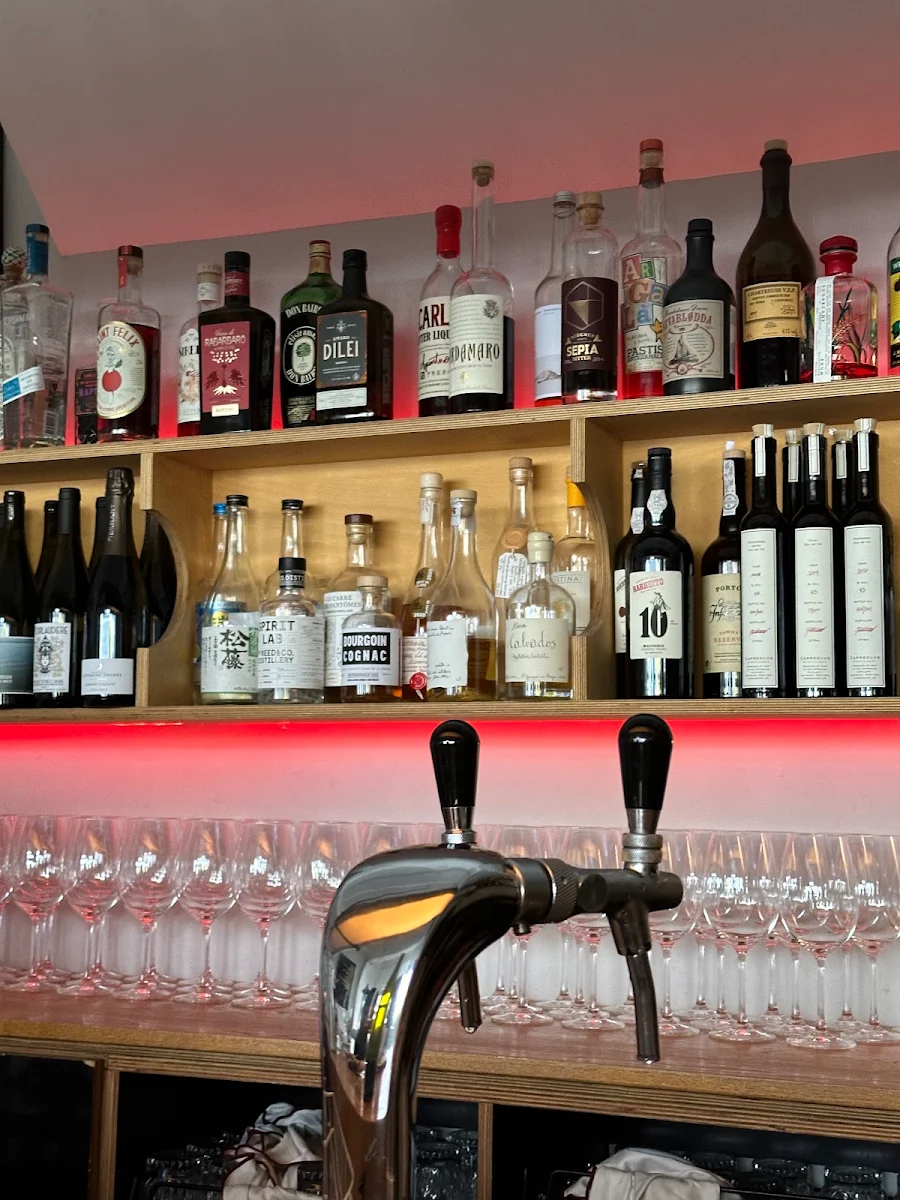 Vibe, Bar Liberty