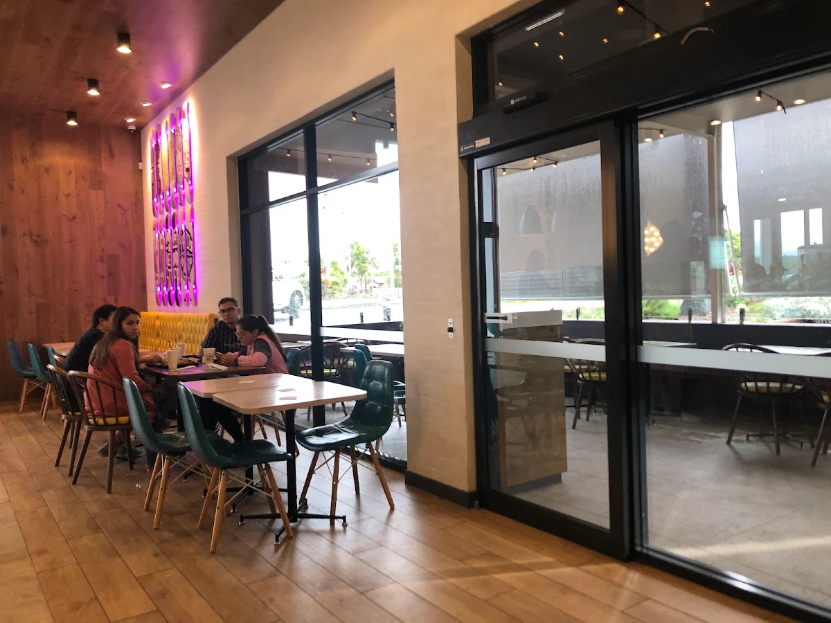 Vibe, Taco Bell Annerley