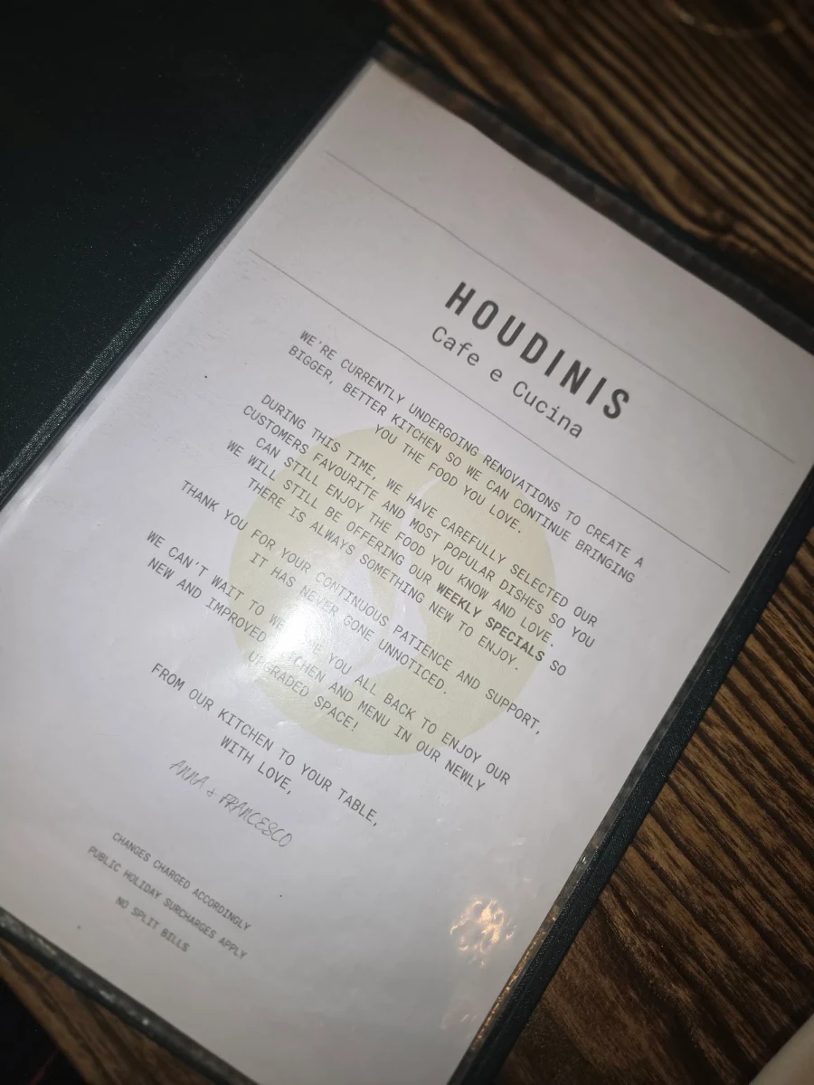 Menu, Houdinis Cafe e Cucina