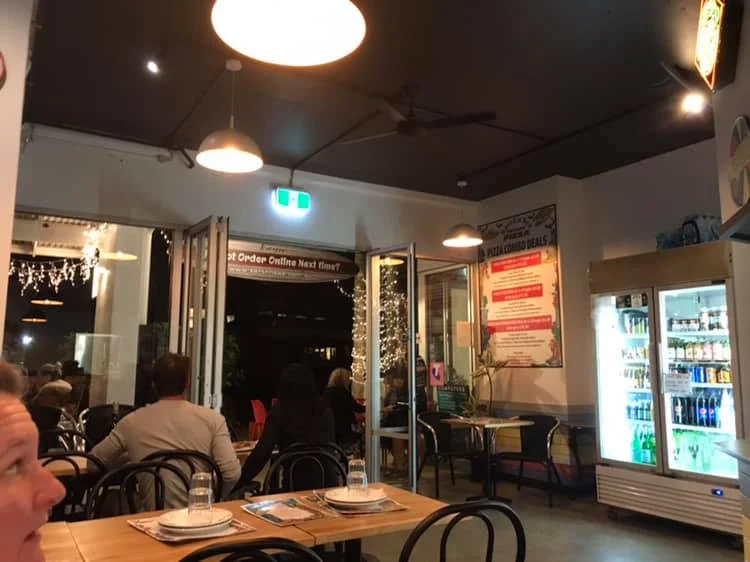 Vibe, Earth 'n' Sea Pizza