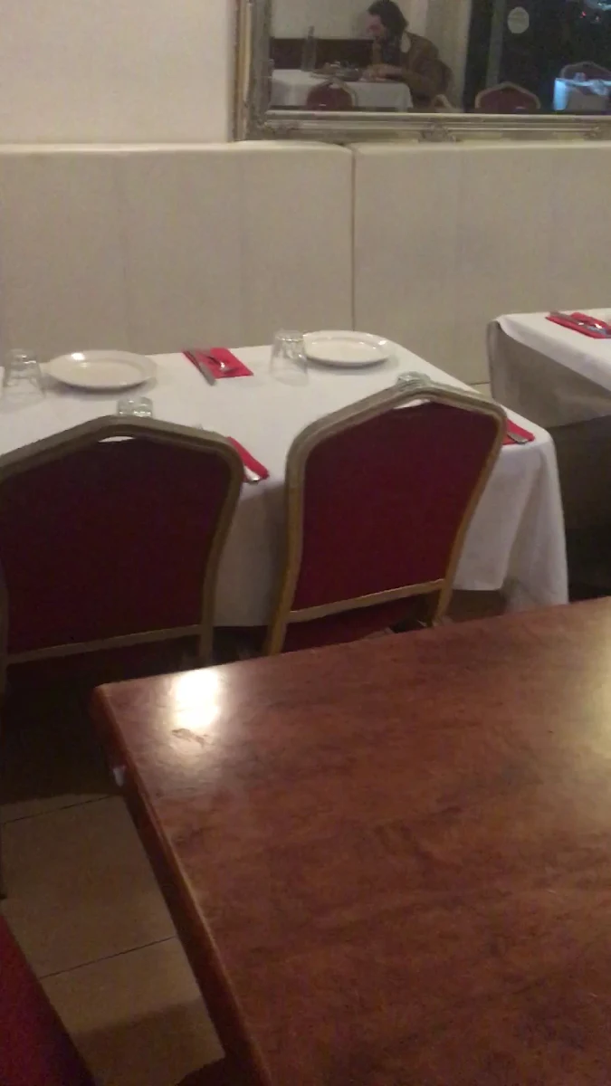 Vibe, Halims Indian Taj Restaurant