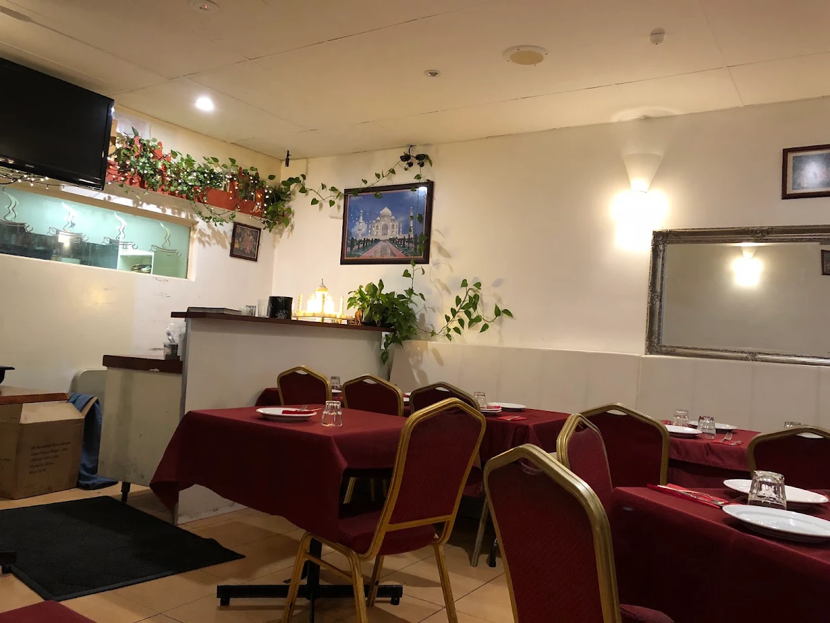 Vibe, Halims Indian Taj Restaurant