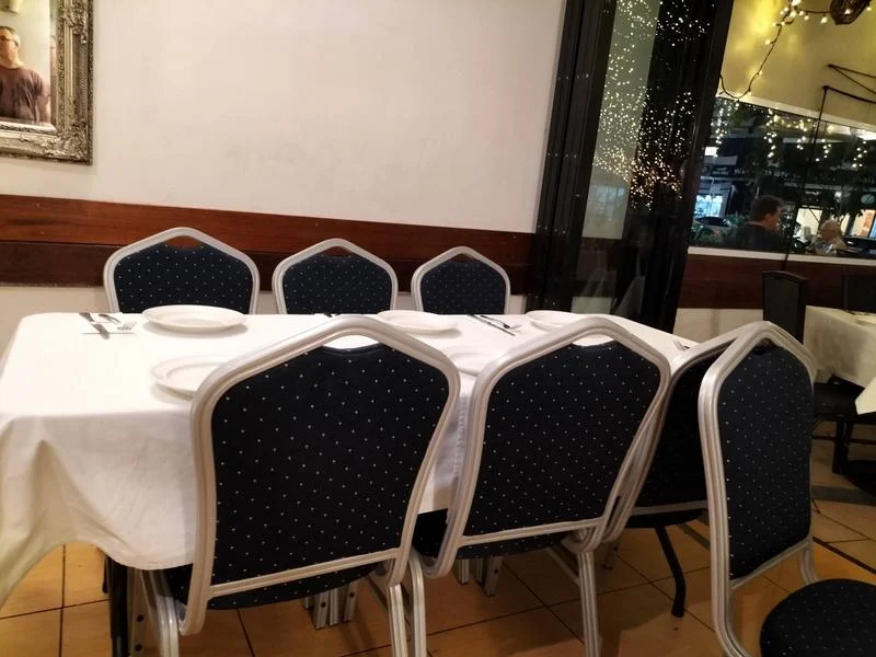 Vibe, Halims Indian Taj Restaurant