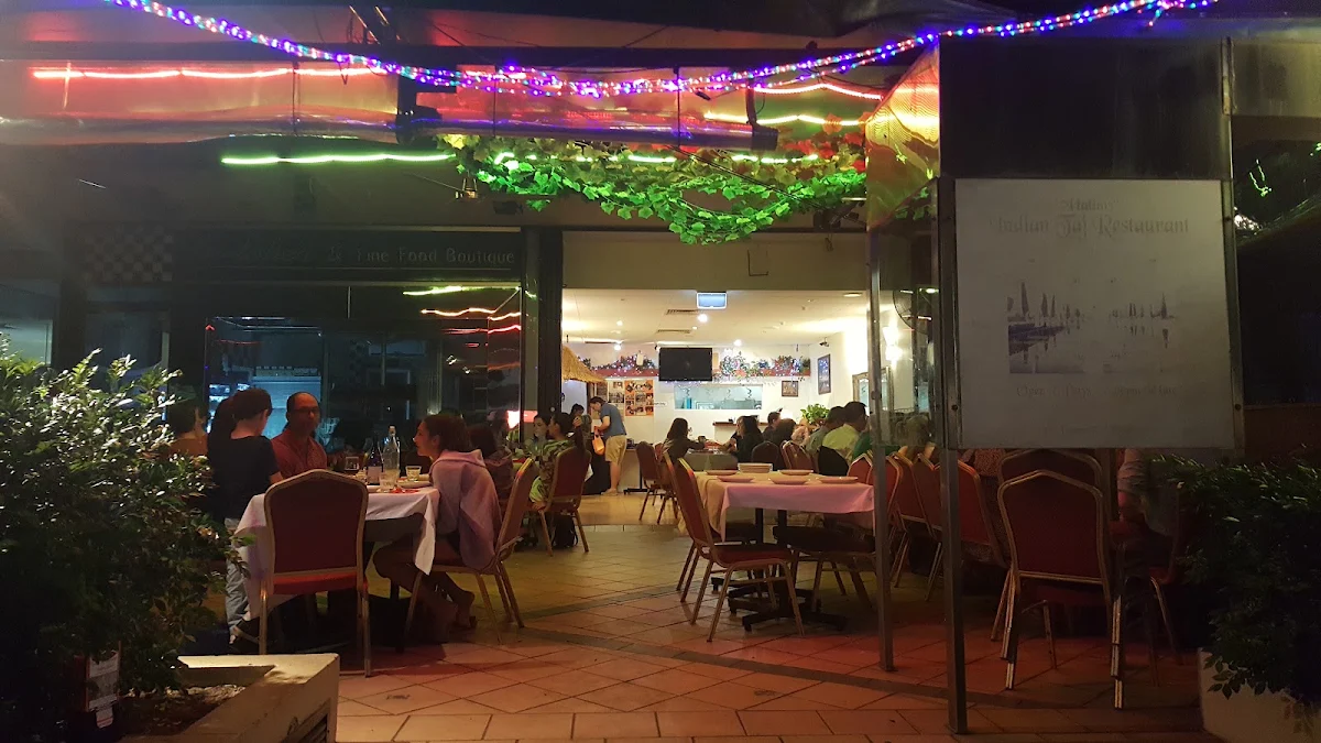 Vibe, Halims Indian Taj Restaurant