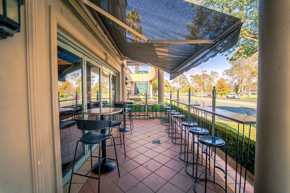 Vibe, Parklake Restaurant