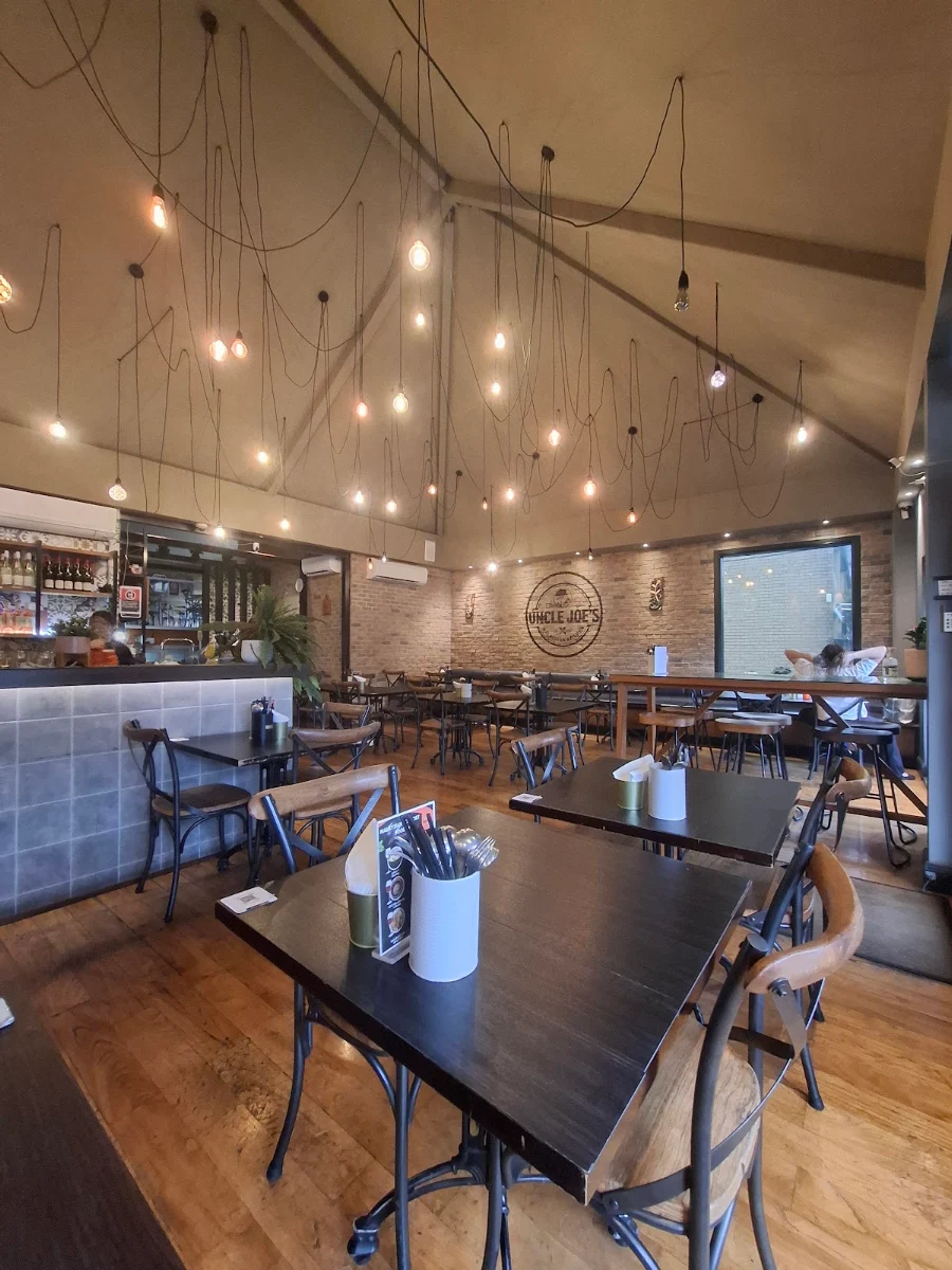 Vibe, Uncle Joe's Malaysian Kitchen