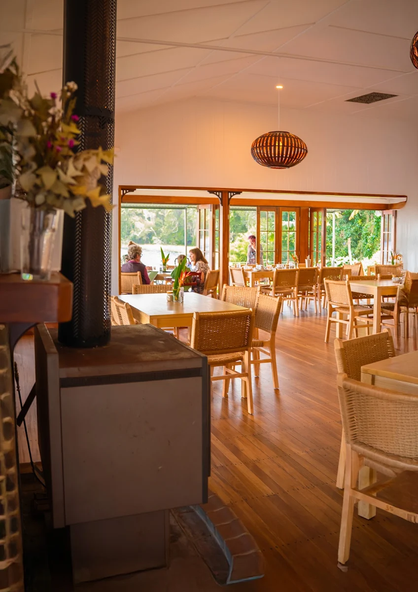 Vibe, Lake Barrine Teahouse