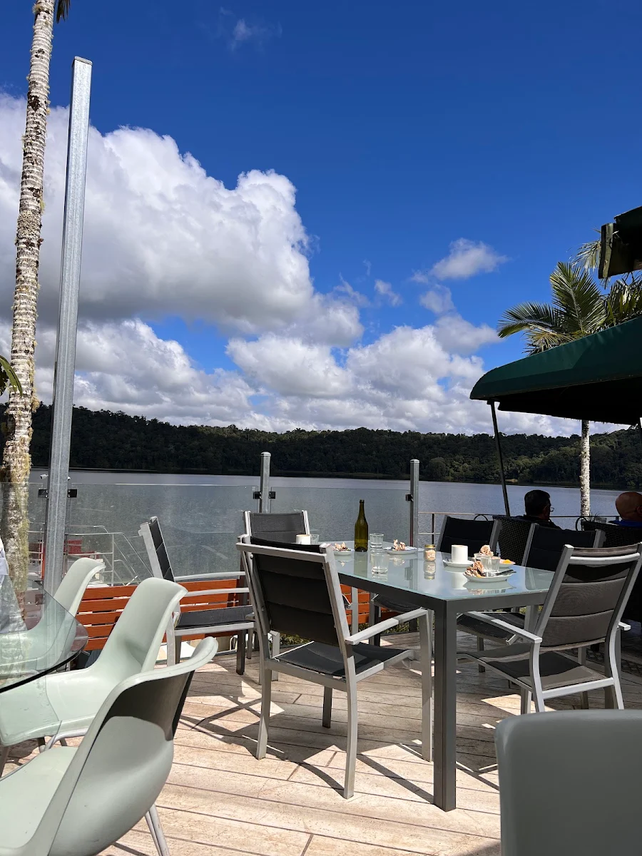 Vibe, Lake Barrine Teahouse