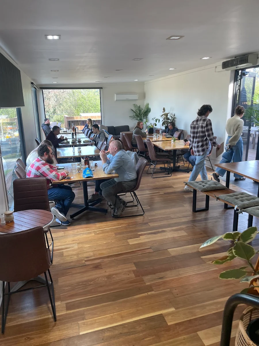 Vibe, Cafe Savvy