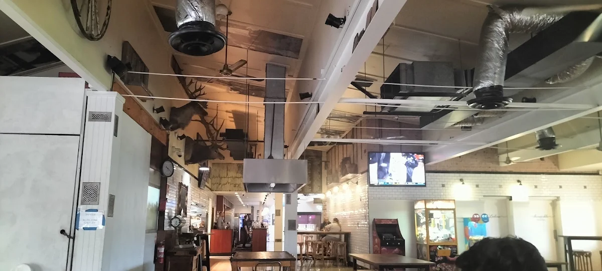 Vibe, Lucky Australian Hotel