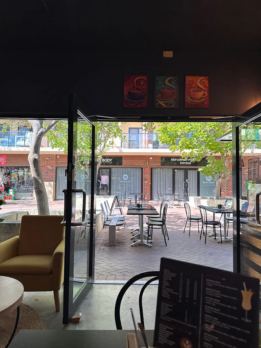 Vibe, Detour Cafe Dolphin Quay