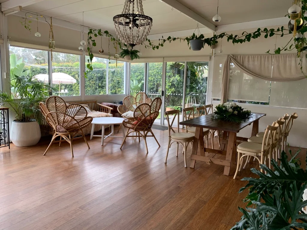 Vibe, Oasis on Straddie - Cocktail bar, Traditional Mexican and Wood-fired Pizza