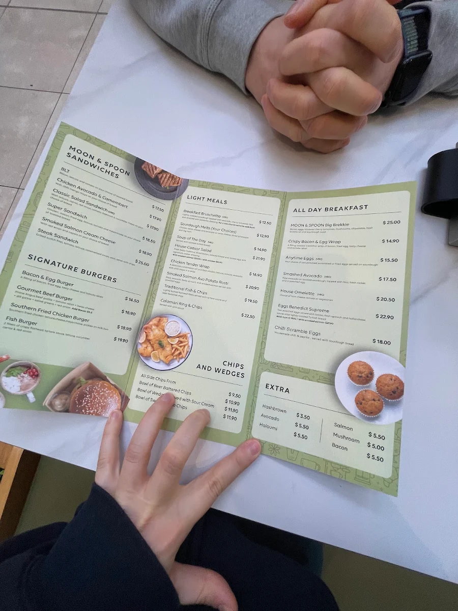 Menu, Moon & spoon Pines