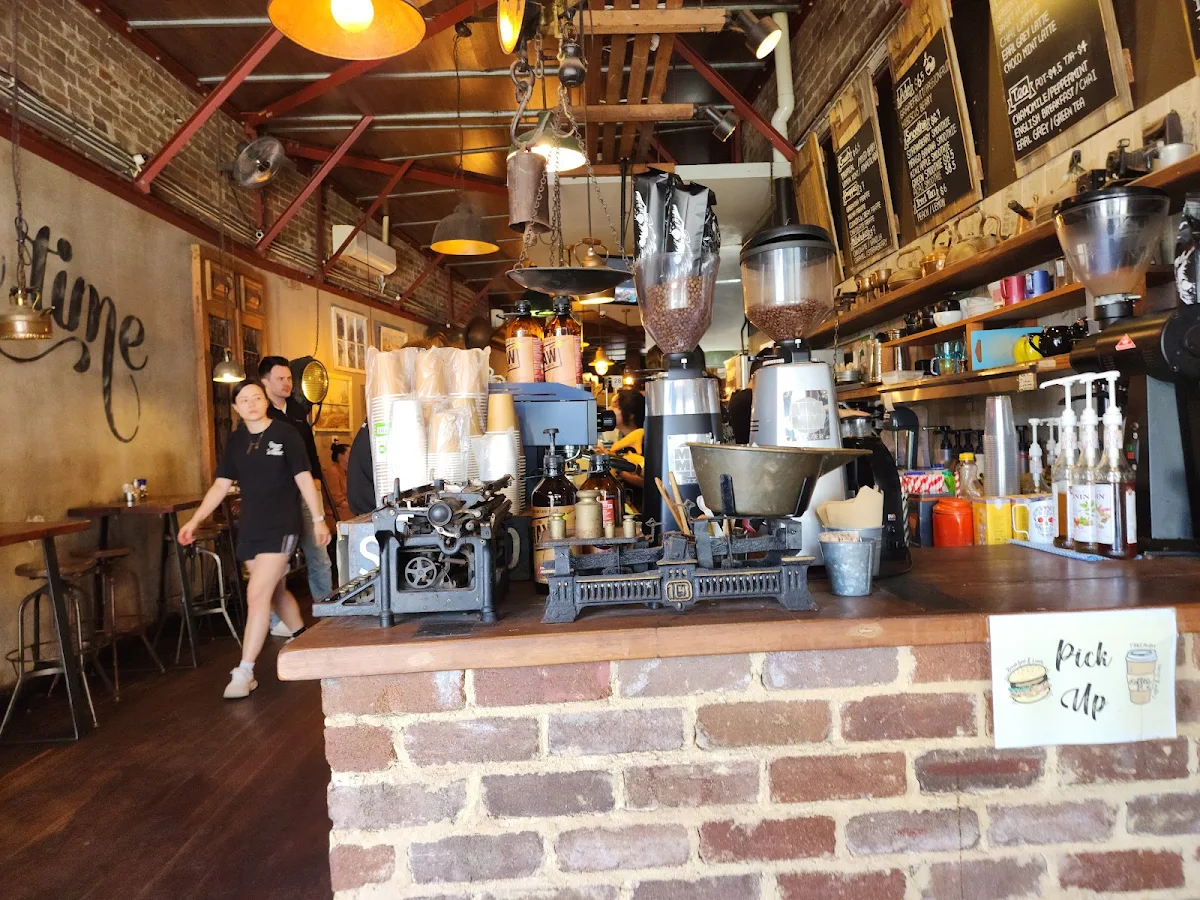 Vibe, Cafe Once Upon a Time