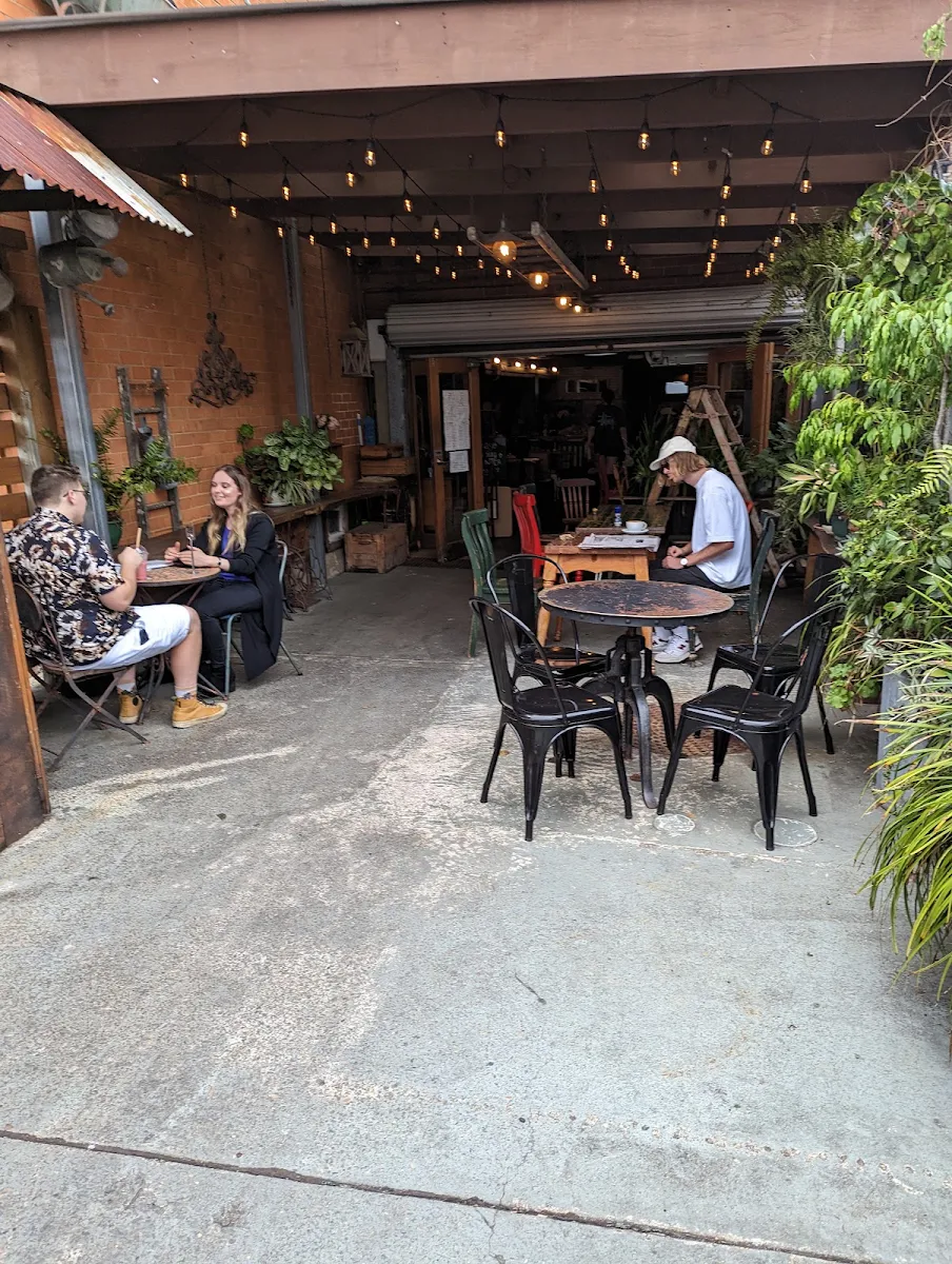 Vibe, Cafe Once Upon a Time