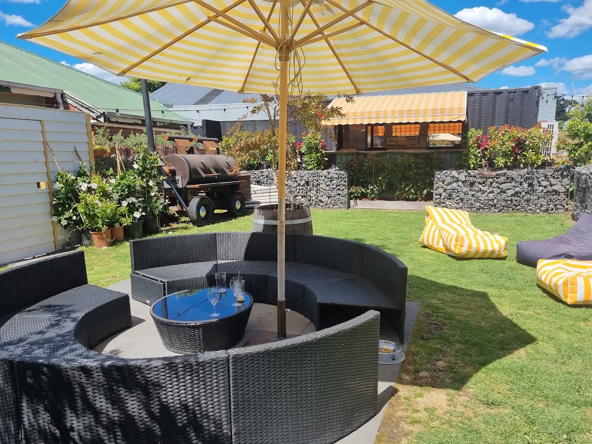 Vibe, The Farmers Arms Daylesford