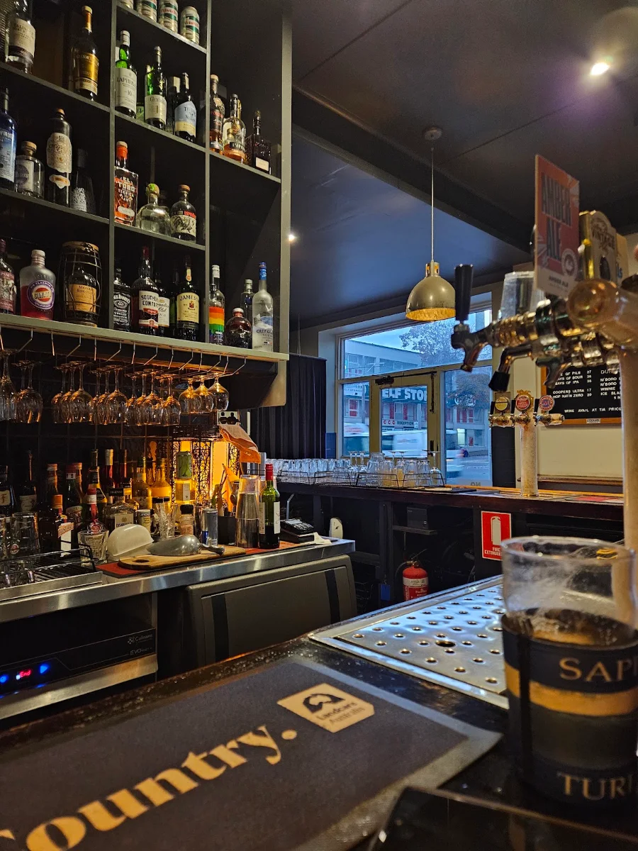Vibe, Hotel Spencer Bar & Grill