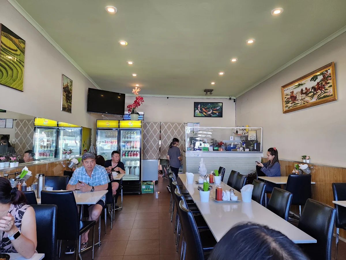 Vibe, Lemongrass Restaurant