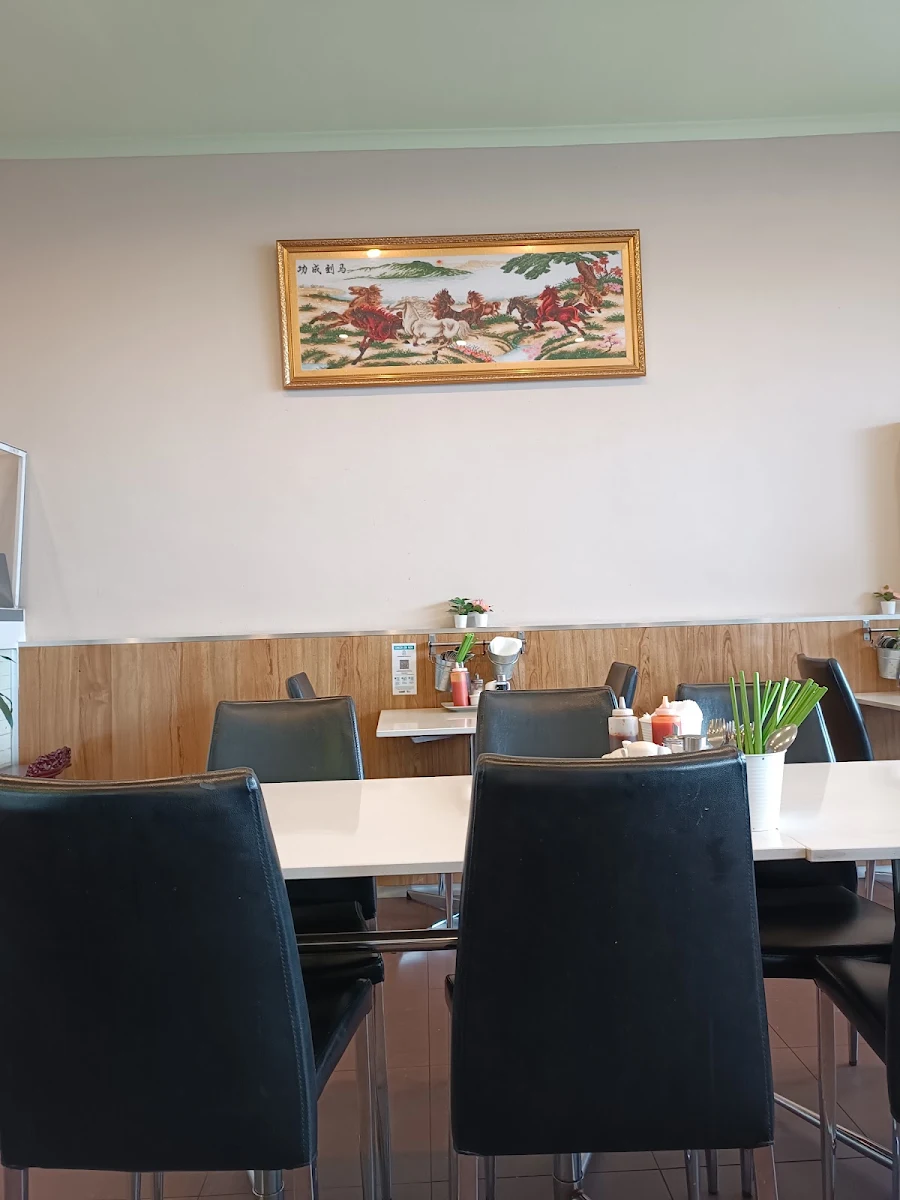 Vibe, Lemongrass Restaurant