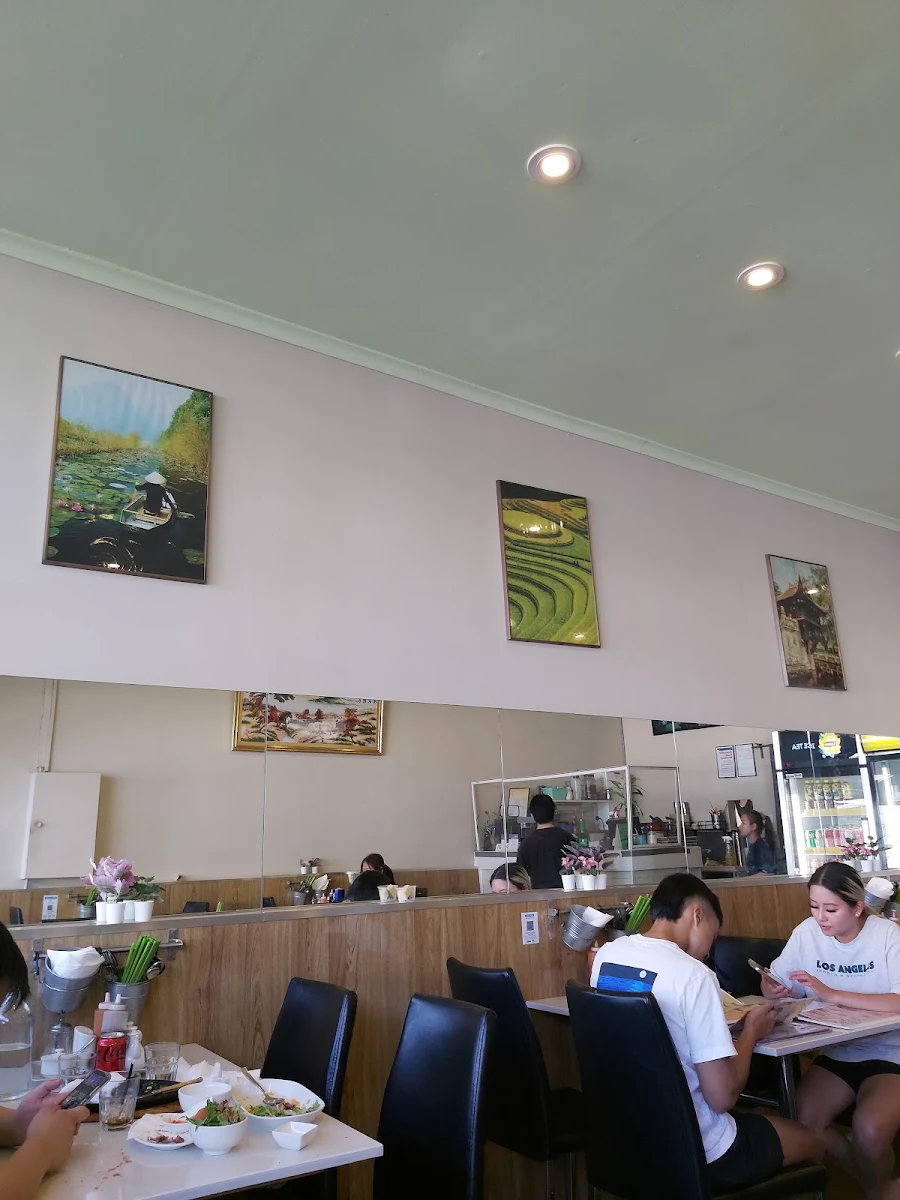 Vibe, Lemongrass Restaurant
