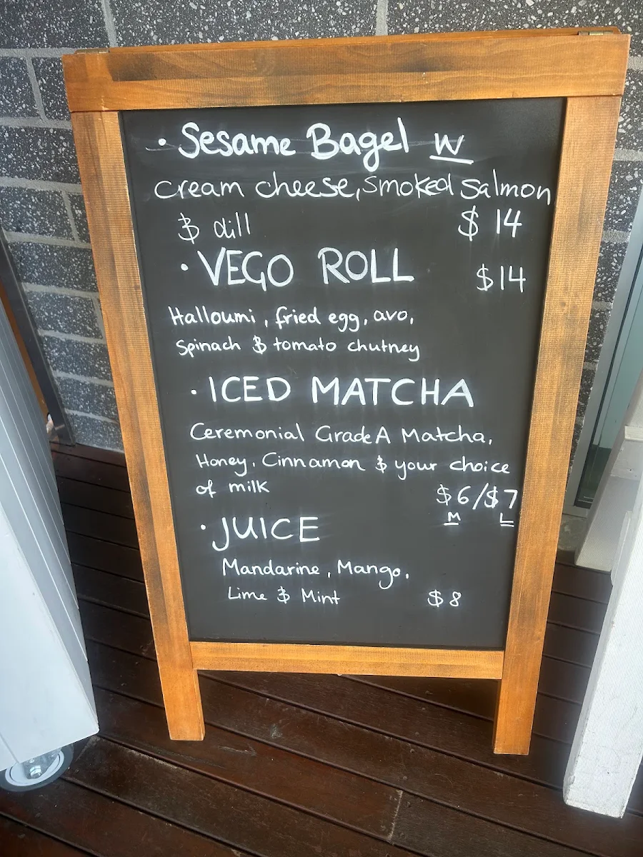 Menu, Harry and Lola's