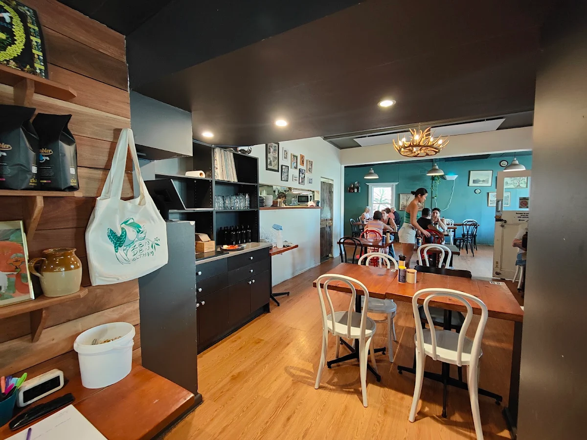 Vibe, Cafe Zen Den