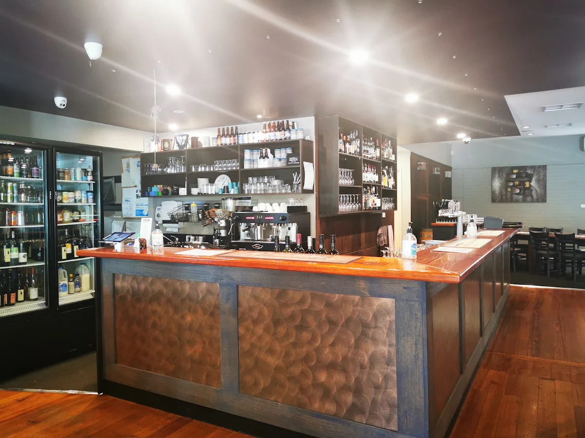Vibe, Rusty Water Brewery Restaurant & Bar