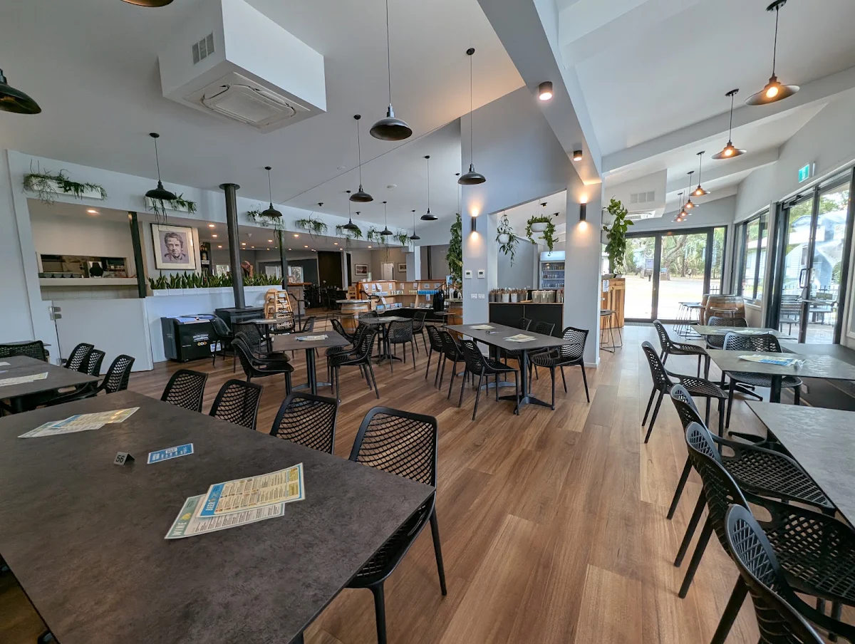 Vibe, Rusty Water Brewery Restaurant & Bar
