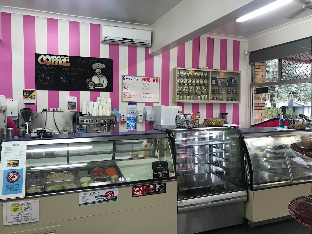 Vibe, Moxon's Bakery