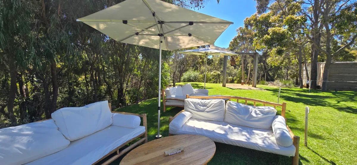 Vibe, Meelup Farmhouse